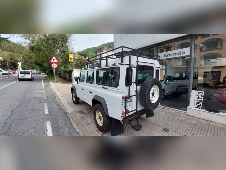 Land Rover Defender 2.2 122CV foto 10